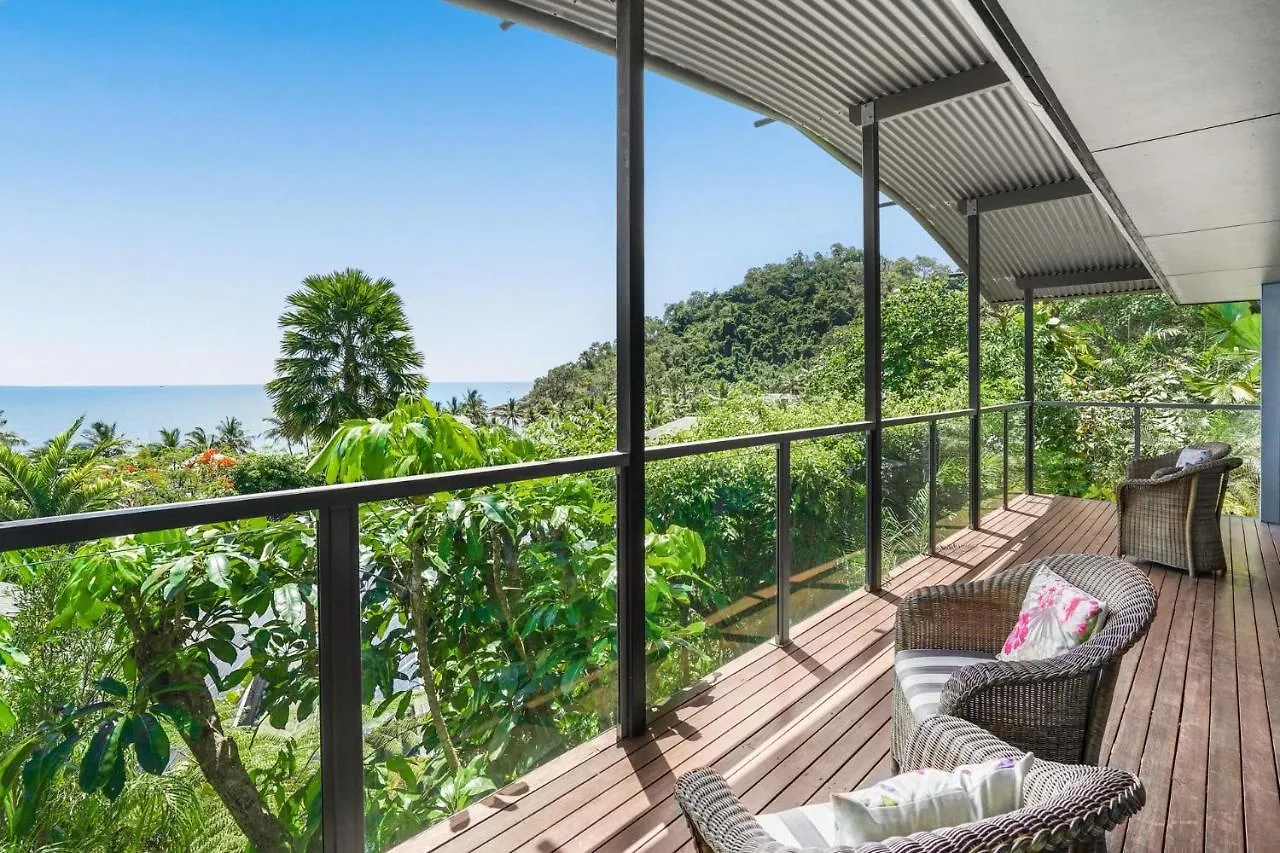 Dom wakacyjny Belle Escapes Trinity Blue Oceanview Home Trinity Beach